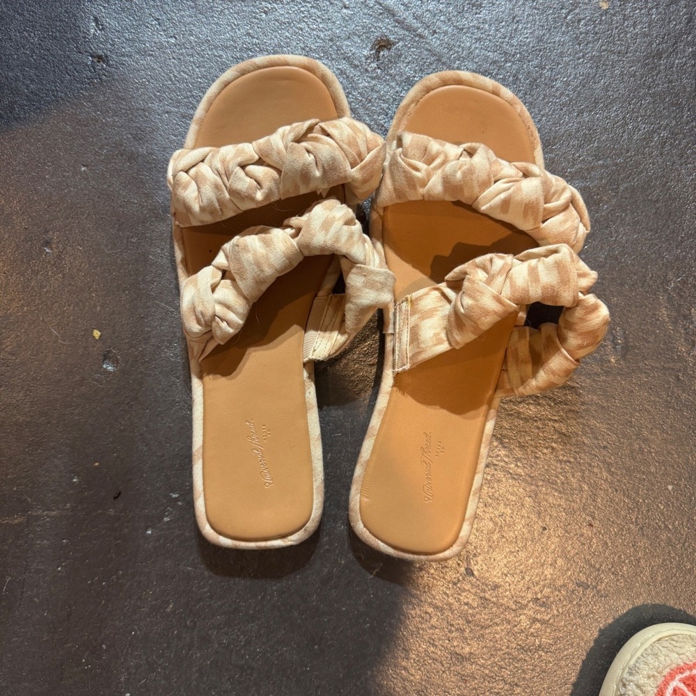 Universal Thread Womens Tan Knotted Braided Slide Sandals Size 9 and 9.5 Bundle
